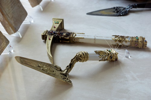 Papal tools
